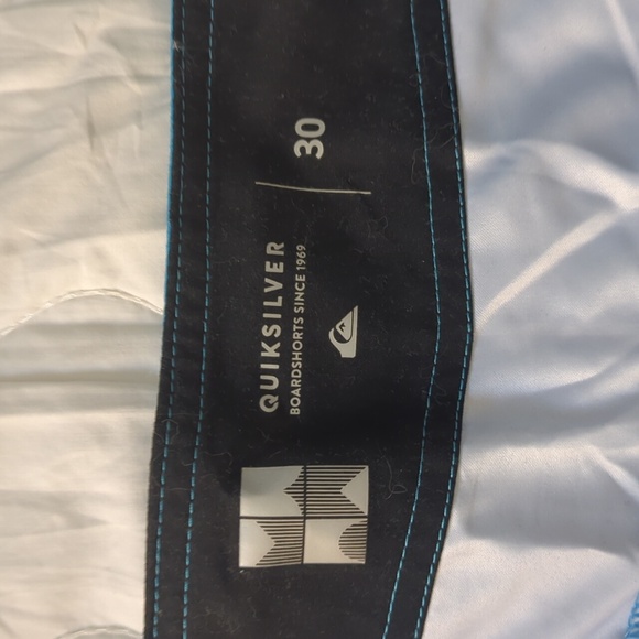 Quicksilver Board Shorts 30" x 21" (New) - Picture 4 of 4